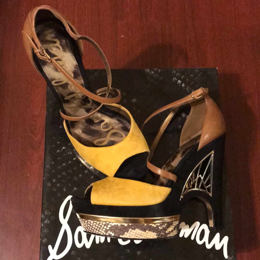 Sam Edelman unique pair of heels w Gold Hardware